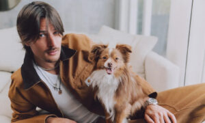 Danny Ocean posa para Vogue junto a su cachorro Kelo: “Somos igualitos”