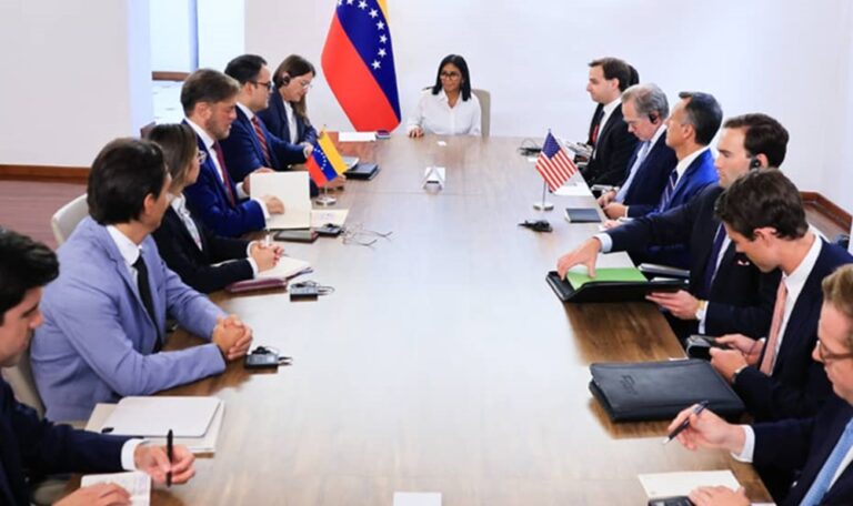 Delcy Rodríguez se reúne con delegación del Departamento de Estado y del Tesoro de EE. UU.