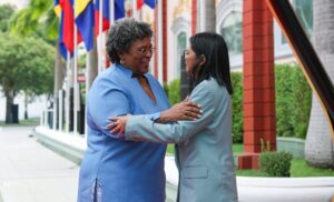 Delcy Rodríguez recibe a la primera ministra de Barbados para revisar la cooperación