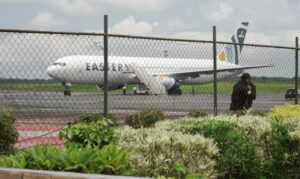 EE. UU. deporta a migrantes venezolanos a Liberia