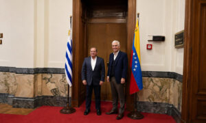 Guanipa se reúne con el presidente de la Cámara de Representantes de Uruguay