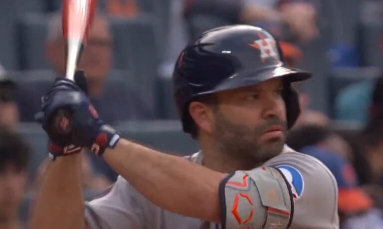 José Altuve alcanza su noveno juego multihit de agosto y suma 710 en Grandes Ligas
