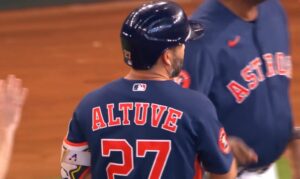 José Altuve sigue sumando juegos multihits