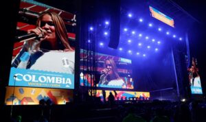 Karol G dona $1,2 millones para damnificados por terremoto en Colombia