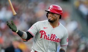 Luis Arráez pasa a los Filis en cambio con los Gigantes
