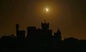 Millones de personas presencian en España el histórico eclipse solar total