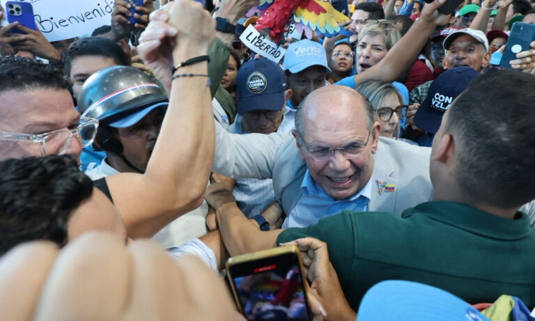 Arriba al país el exdiputado Omar González, rescatado en la “Operación Guacamaya”