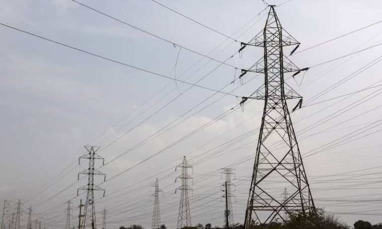 Reportan recuperación del 100 % de las líneas de transmisión eléctrica tras terremotos