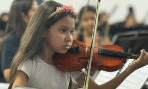 Muere Romina Rivera, niña violinista que tocó en la canonización de José Gregorio