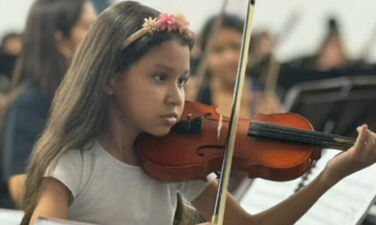 Muere Romina Rivera, niña violinista que tocó en la canonización de José Gregorio