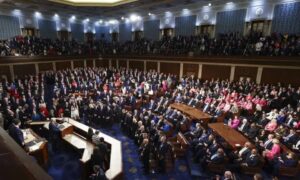 Senadores de EE. UU. exigen elecciones libres en Venezuela a través de resolución bipartidista