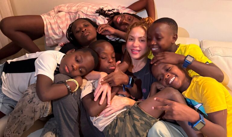 Shakira se despide de los Ghetto Kids: “Ahora los amo como si fueran hijos míos”