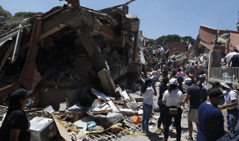 Colombia declara “desastre nacional” por terremoto que deja al menos 111 muertos