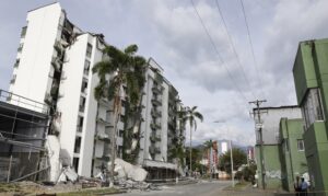 Madre e hijo sobrevivientes del terremoto en Colombia: “Gracias a Dios estamos con vida”