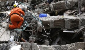 Suben a 273 los muertos por el terremoto en Colombia