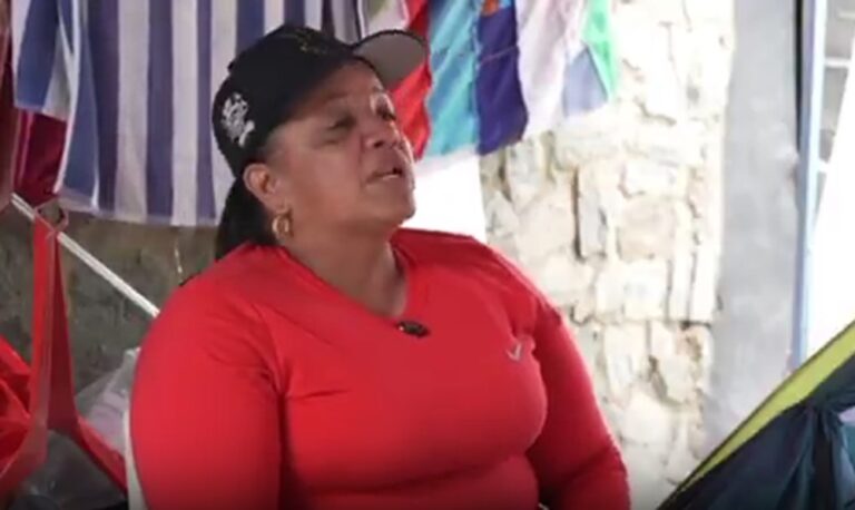 Damnificada por terremotos en Caraballeda: “Al sol de hoy no ha venido ni el alcalde ni el gobernador”