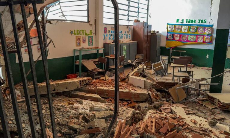 Alertan que 18.000 estudiantes están en riesgo tras daños por los terremotos