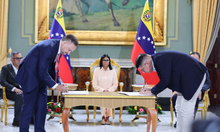 Gobierno interino firma contrato con Impsa para reactivar la hidroeléctrica Tocoma