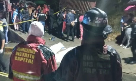 Dos niñas mueren arrastradas por una corriente de agua durante lluvias en Caracas