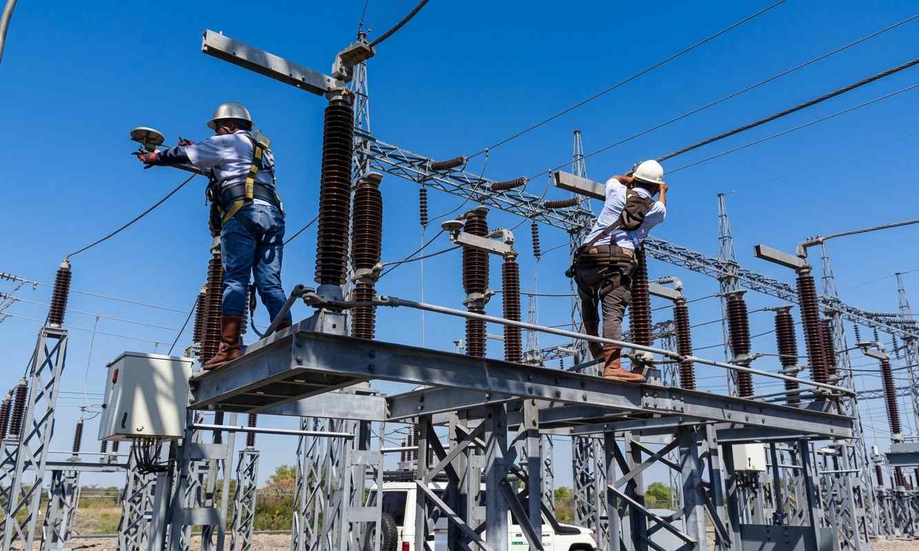 Gobierno inspecciona empresas para verificar cumplimiento de ahorro eléctrico