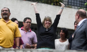 Otorgan libertad plena a María Lourdes Afiuni tras 16 años de persecución