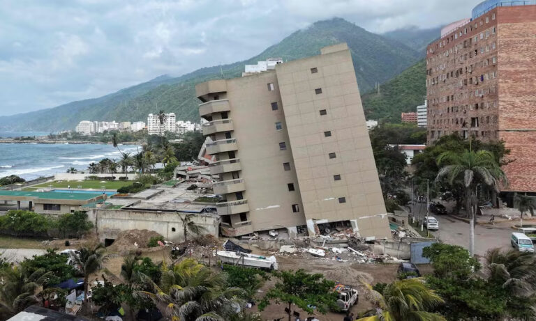 Sigue restringido el acceso a las playas de La Guaira