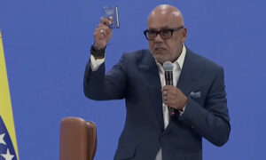 Jorge Rodríguez acusa a oenegés de cobrar a presos políticos para gestionar liberaciones
