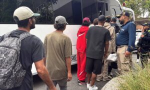 Alcalde de Medellín anuncia expulsión de 17 venezolanos: “Aquí manda la ley”
