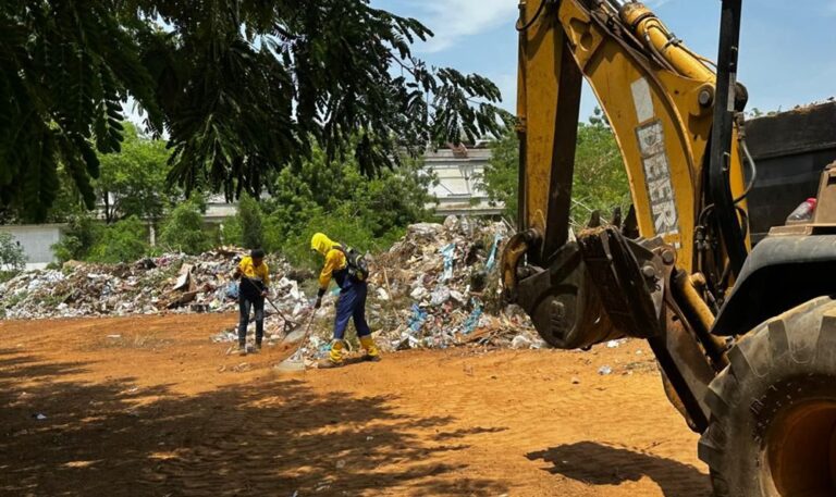 Noventa toneladas de desechos y escombros extrajeron del Hospital Psiquiátrico de Maracaibo