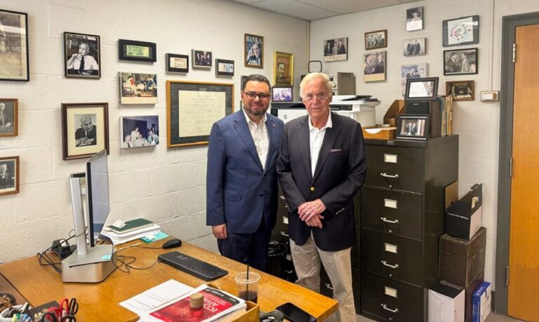 Ecarri avanza en diseño de plan de dolarización del país con Steve Hanke