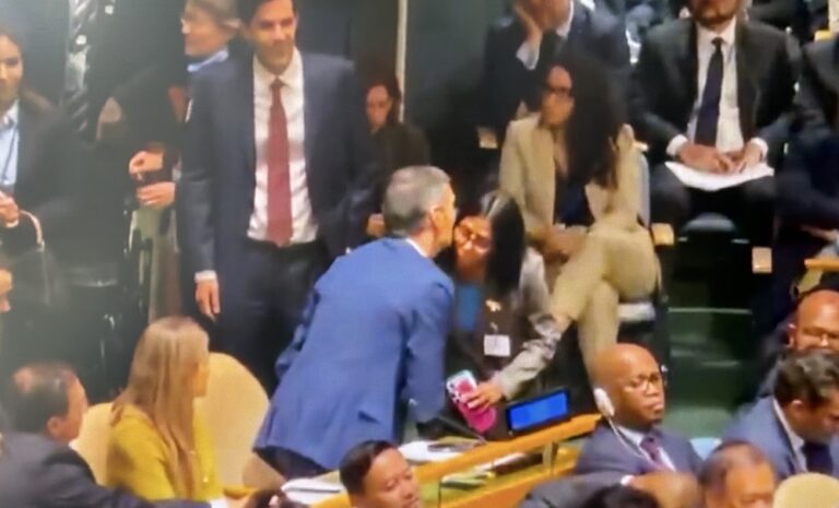 Sánchez garantiza a Delcy Rodríguez el compromiso de España con Venezuela