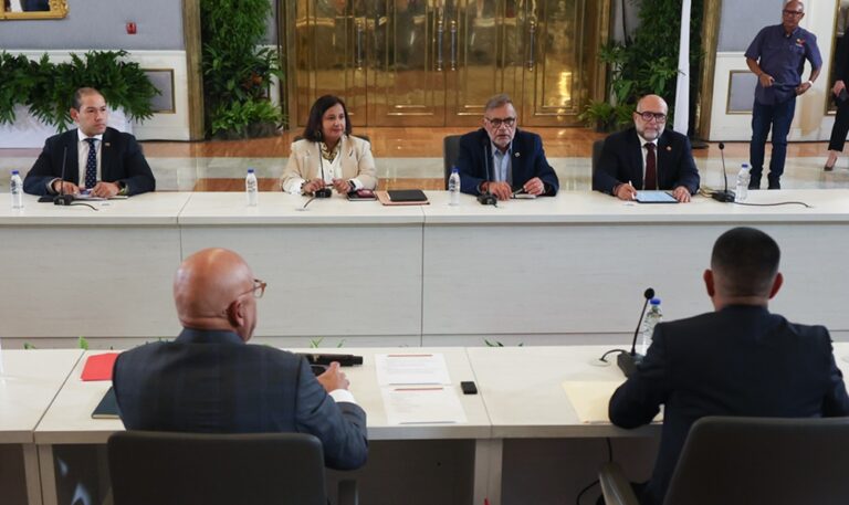 Financial Times: Gobierno interino y oposición cerca de pacto para transferir oro de Londres a Nueva York