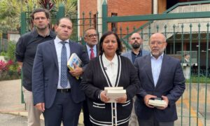 Dinorah Figuera aboga por un diálogo “a la altura de demandas” de los venezolanos