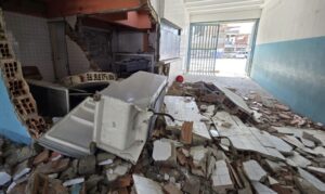 Gobierno interino reporta 87 escuelas en riesgo y no descarta construcción de nuevos centros