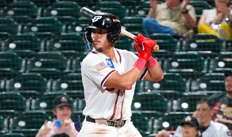 Los Padres de San Diego llaman a Ethan Salas a la MLB