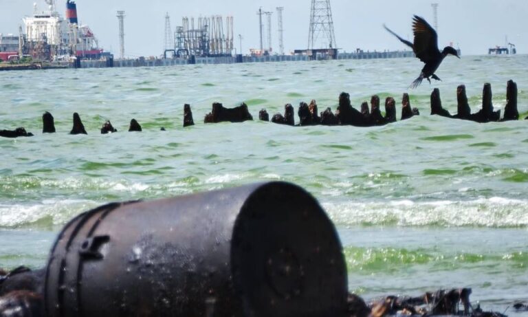 Exigen garantías ambientales ante acuerdos petroleros con EE. UU.