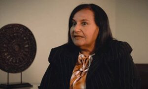 Figuera recibe petición para incluir la liberación de presos políticos en el diálogo