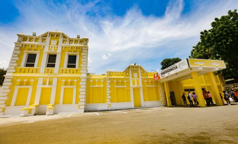 Gobernador entrega áreas rehabilitadas y dotadas en el Hospital II de Niños de Maracaibo      
