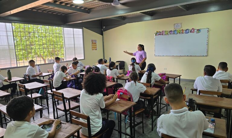 Zulia inicia el año escolar con más de 735 mil estudiantes