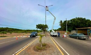 Gobernación avanza con el plan integral de iluminación y bacheo en avenidas de Maracaibo