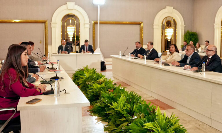 Chavismo y oposición se declaran en sesión permanente hasta el miércoles