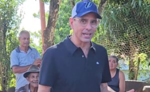 Capriles se ríe de los memes sobre su Operación Manguangua