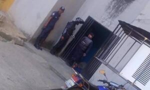 Hombre asesina a una pareja y se atrinchera con dos niñas como rehenes en Barinas