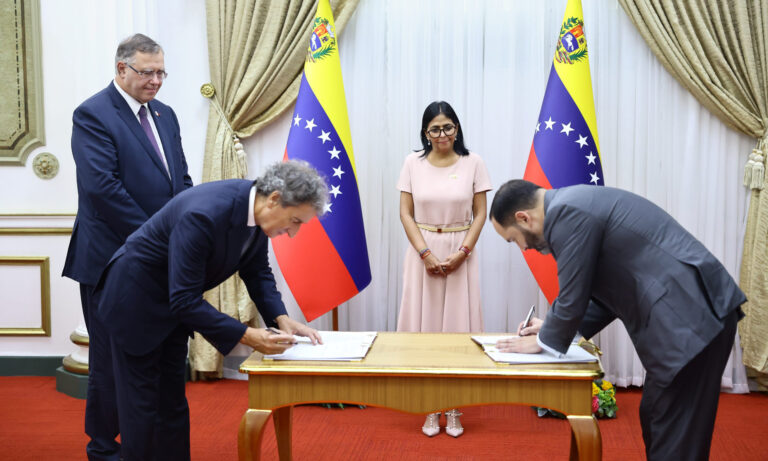 Pdvsa y TotalEnergies firman memorando para cooperación en hidrocarburos