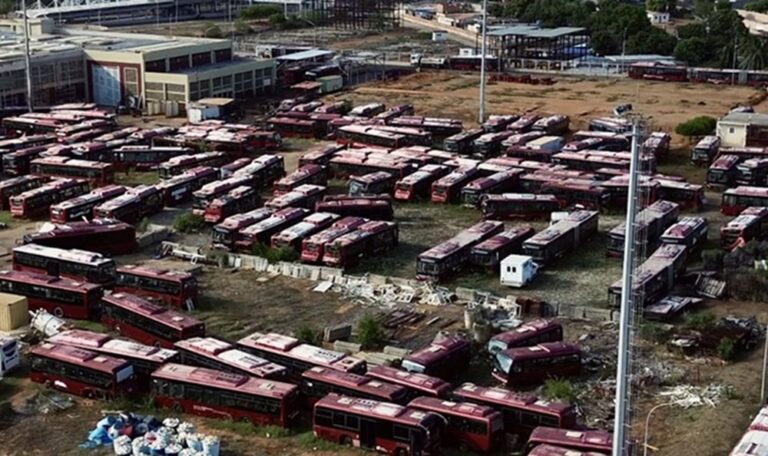 Toledo denuncia cementerio de buses en el Zulia: millones de dólares perdidos y transporte público en ruinas