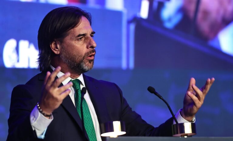 Lacalle Pou pide “transición real” en Venezuela: “Ni negocio ni explotación”