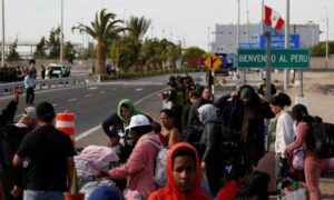 Ministro de Perú anticipa acuerdos para deportar a venezolanos irregulares en barcos
