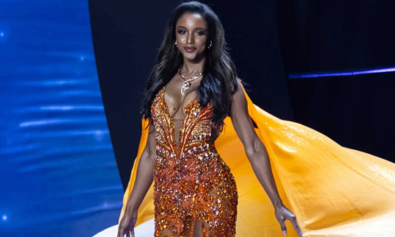 Miss Jamaica demanda a Miss Universo tras la caída que sufrió en 2025