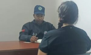 La detienen por muerte de su perro: se habría ahorcado para librarse de la correa