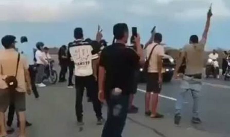 Con disparos al aire despiden a “Bendito Menor” en Riohacha